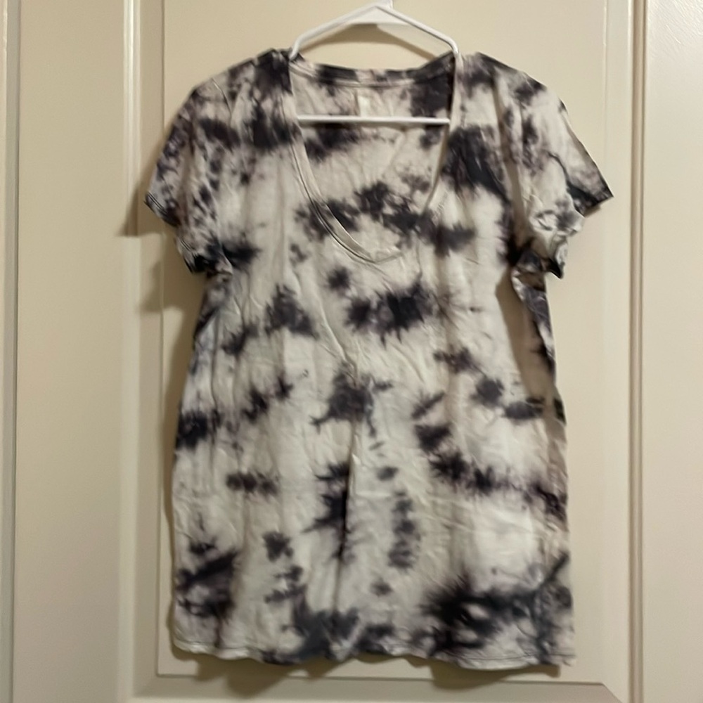 VS PINK tie-dye v-neck baby doll tee size LARGE EUC